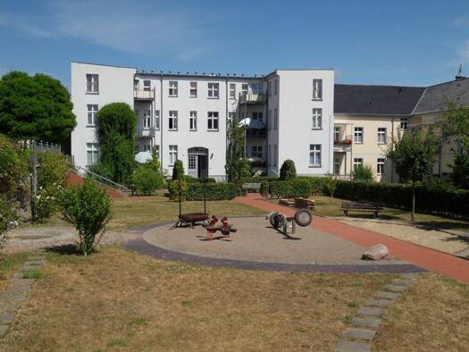 Wohnung zur Miete 518 € 2 Zimmer 74 m² 1. Geschoss frei ab 01.01.2027 Augustastraße 13 Neustrelitz Neustrelitz 17235