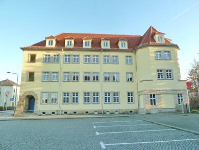 Wohnung zur Miete 515 € 2 Zimmer 57,5 m² Dachgeschoss, 3. Geschoss Pirnaer Straße 32 Heidenau 01809