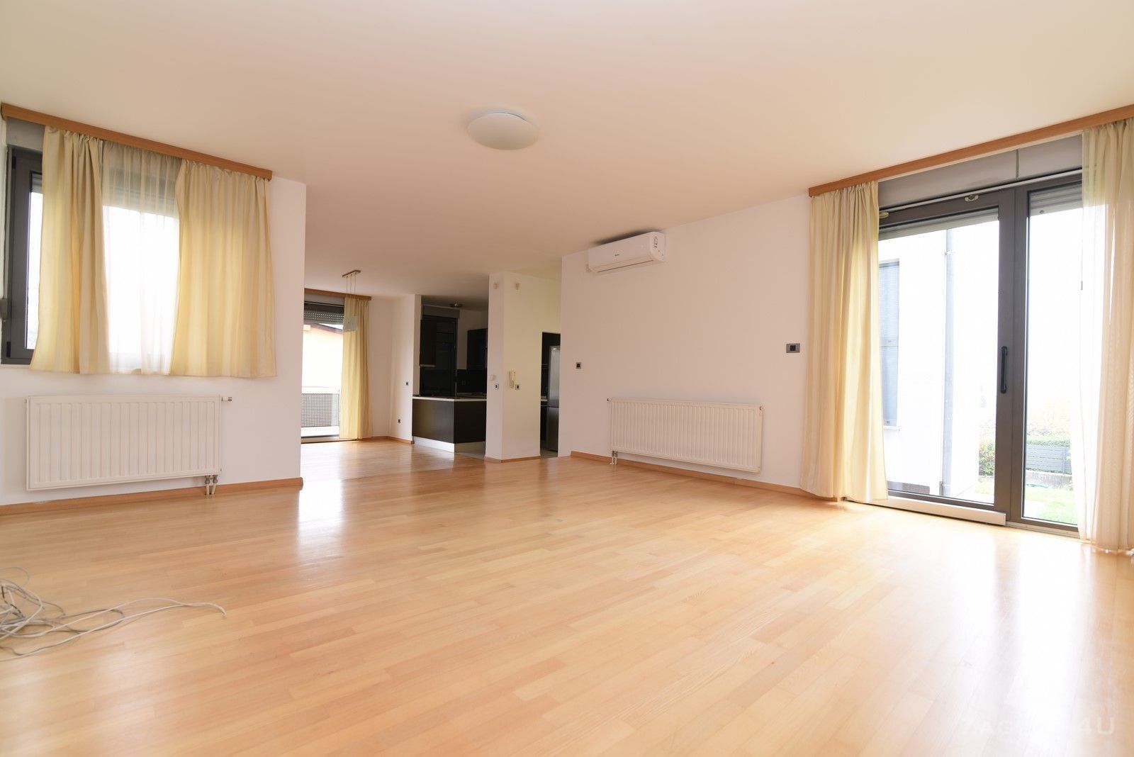 Haus zur Miete 3.300 € 6 Zimmer 330 m²<br/>Wohnfläche 500 m²<br/>Grundstück Remete