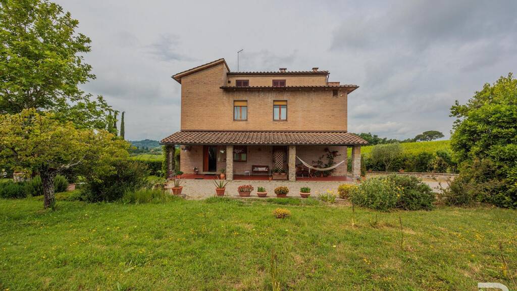 Rustico zum Kauf 795.000 € 7 Zimmer 498 m² 2.500 m² Grundstück frei ab sofort Castelnuovo Berardenga