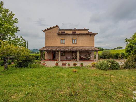 Bauernhaus zum Kauf 750.000 € 7 Zimmer 498 m² 2.500 m² Grundstück frei ab sofort Castelnuovo Berardenga 53019