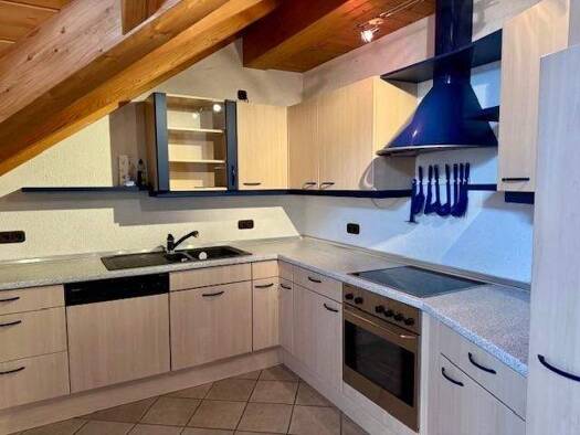 Wohnung zur Miete 900 € 3 Zimmer 100 m² 2. Geschoss frei ab sofort Vögnitz Sulzheim 97529