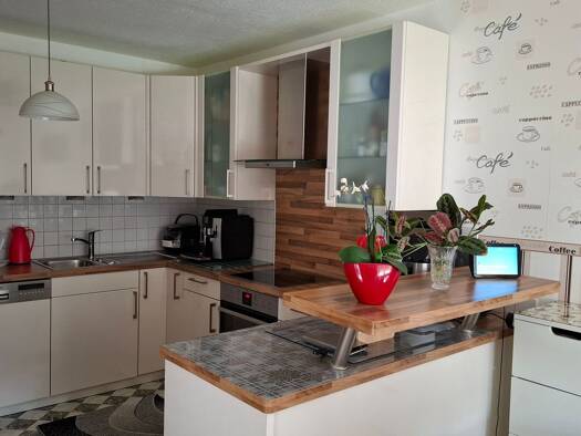 Wohnung zur Miete 850 € 3 Zimmer 82 m² Geschoss 2/5 frei ab 01.09.2026 Gendorf Burgkirchen an der Alz 84508