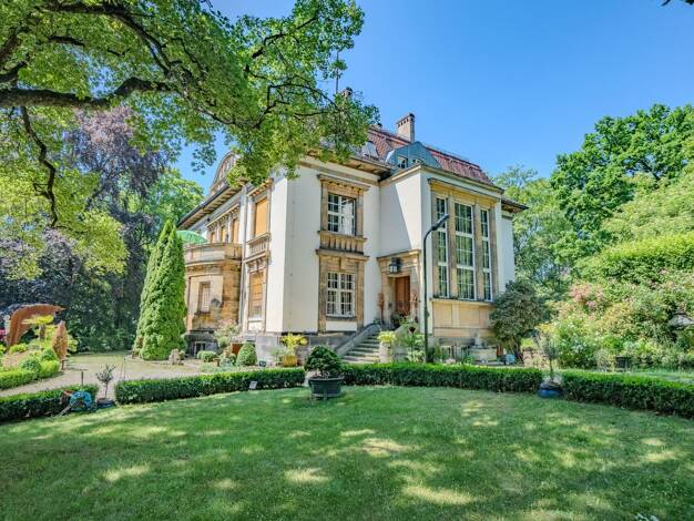 Villa zum Kauf 25 Zimmer 800 m² 9.588 m² Grundstück Innenstadt Hof 95028