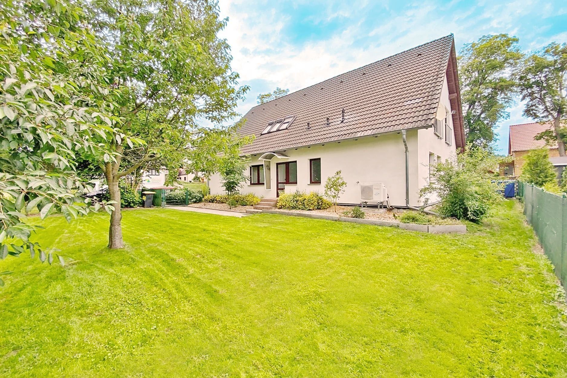 Einfamilienhaus zum Kauf 349.000 € 7 Zimmer 250 m²<br/>Wohnfläche 912 m²<br/>Grundstück Straach Wittenberg 06889