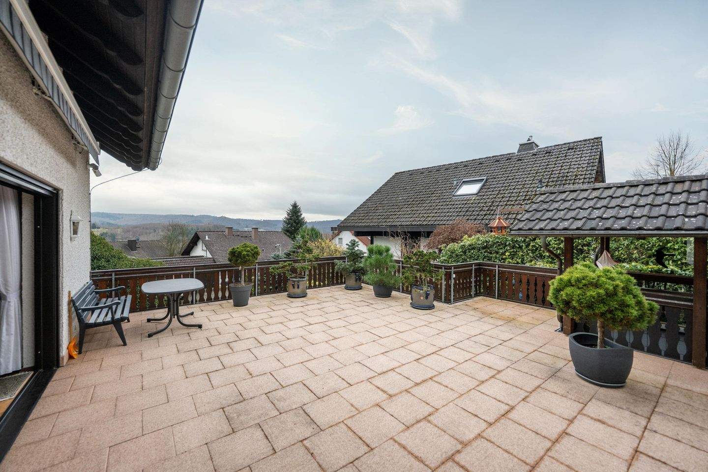 Immobilie in Kadenbach - Ankommen. Wohlfühlen. Zuhause sein. Großzügiges Wohnen für Familien und Paare - mit Garten, Kamin, Sauna... - Bild 3