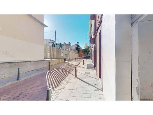 Verkaufsfläche zum Kauf 51.700 € 99 m² Verkaufsfläche Reus 43202