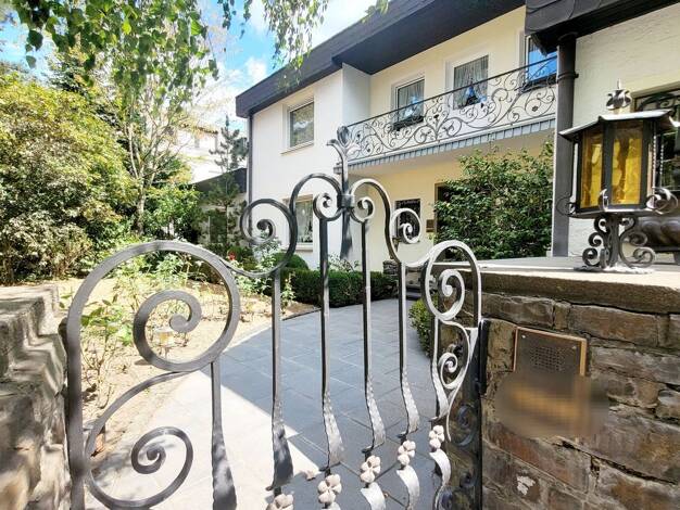 Villa zum Kauf 740.000 € 7 Zimmer 243 m² 2.054,7 m² Grundstück Urmitz-Bahnhof Mülheim-Kärlich 56218
