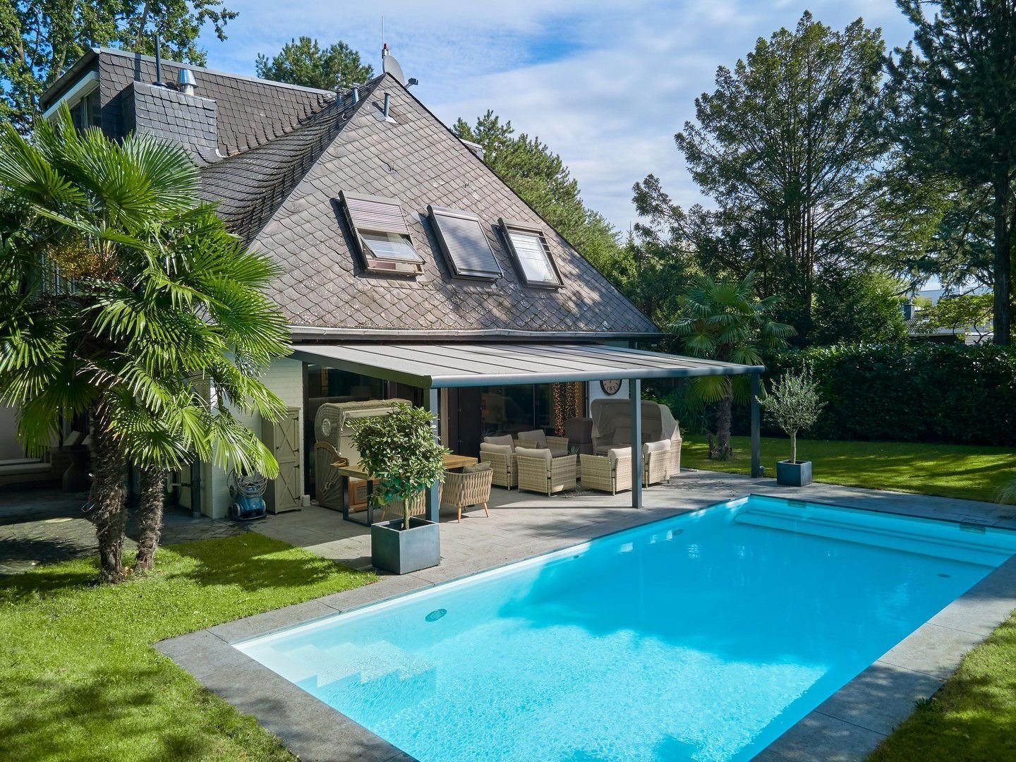 Villa zum Kauf provisionsfrei 2.585.000 € 6 Zimmer 297,6 m²<br/>Wohnfläche 992 m²<br/>Grundstück Hahnwald Köln 50996