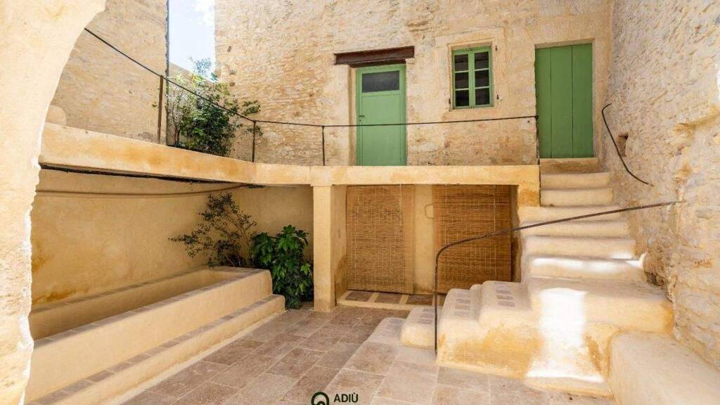 Haus zum Kauf 325.000 € 144 m² 25 m² Grundstück Centre Est Uzès 30700