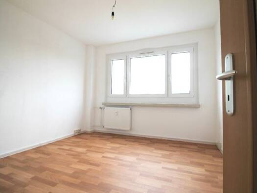 Wohnung zur Miete 212 € 2 Zimmer 38 m² 5. Geschoss frei ab sofort Ernst-Schneller-Straße 9 Flöha 09557