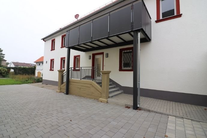 Wohnung zur Miete 1.293 € 4 Zimmer 152,1 m²<br/>Wohnfläche 1.<br/>Geschoss ab sofort<br/>Verfügbarkeit Grafenrheinfeld 97506