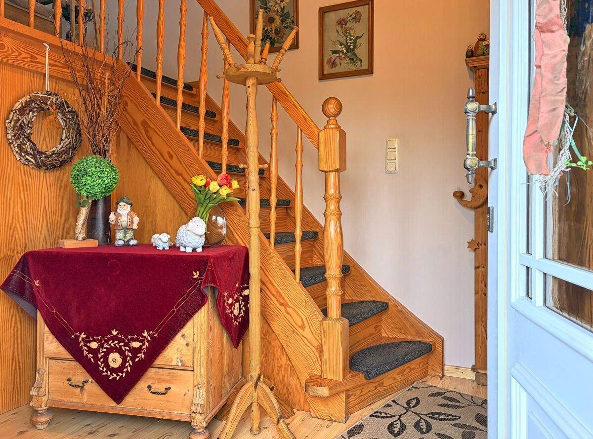 Immobilie in Friedeburg - Charmantes Zweifamilienhaus mit vermieteter Wohneinheit und vielseitigen Nebengebäuden in Reepsholt - Bild 3