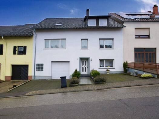 Reihenmittelhaus zum Kauf 289.000 € 7,5 Zimmer 226 m² 1.210 m² Grundstück Menningen Merzig 66663