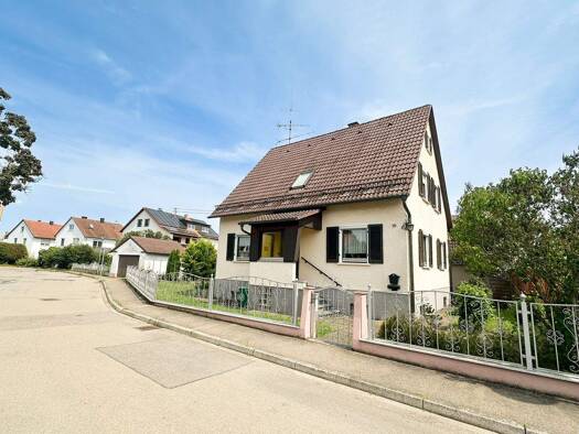 Haus zum Kauf 320.000 € 7 Zimmer 133,2 m² 442 m² Grundstück frei ab sofort Bernstadt 89182