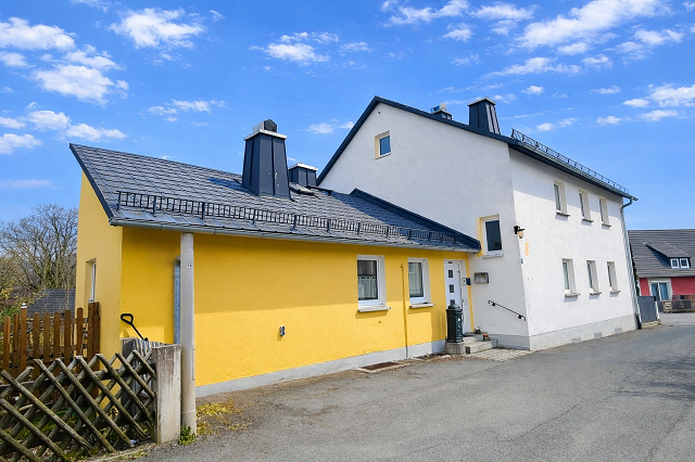 Immobilie in Döhlau - *Großzügiges Mehrgenerationenhaus in Döhlau - ein Zuhause mit Raum für Leben, Familie und Zukunft* - Bild 2