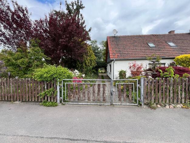 Haus zum Kauf 170.000 € 79 m² 860 m² Grundstück frei ab sofort Zwickau 08066