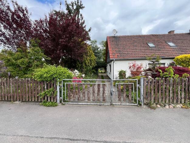 Haus zum Kauf 170.000 € 79 m² 860 m² Grundstück frei ab sofort Eckersbach Siedlung Zwickau 08066