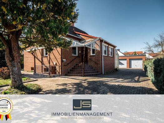 Einfamilienhaus zum Kauf 235.000 € 5 Zimmer 134 m² 733 m² Grundstück Neustrelitz Neustrelitz 17235