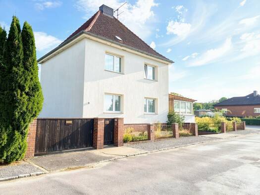 Einfamilienhaus zum Kauf 150.000 € 6 Zimmer 174 m² 1.330 m² Grundstück Thälmannstraße 8 Weferlingen Oebisfelde-Weferlingen 39356