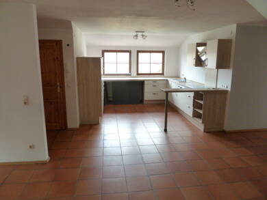 Wohnung zur Miete 970 € 3 Zimmer 109 m² Dachgeschoss, 2. Geschoss frei ab 01.10.2025 Lindenallee 7 Bergtheim Bergtheim 97241