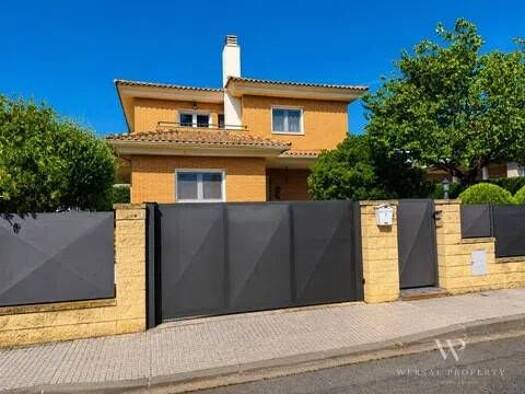 Chalet zum Kauf 650.000 € 5 Zimmer 275 m² Calle Varsòvia Cambrils 43850