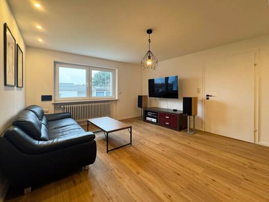 Wohnung zur Miete 900 € 1 Zimmer 77 m² Geschoss 1/3 frei ab 01.01.2026 Einöd Homburg 66424