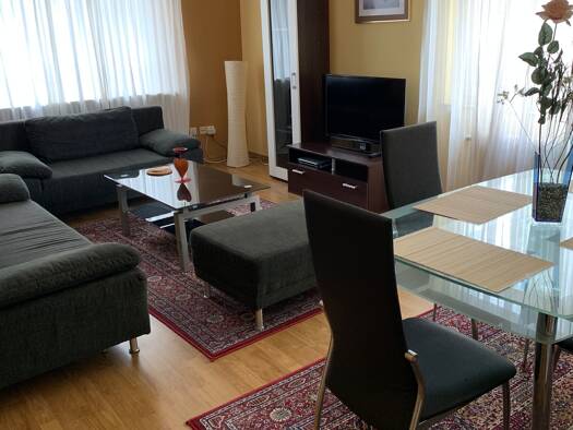 Wohnung zur Miete 820 € 2,5 Zimmer 65 m² EG frei ab sofort Äußere Sulzbacher Straße 137 St Jobst Nürnberg 90491