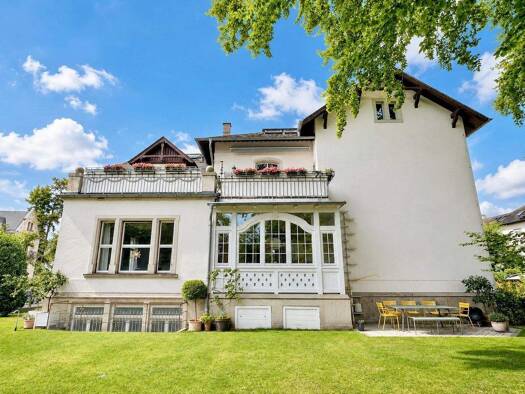 Villa zum Kauf 1.570.000 € 6,5 Zimmer 335 m² 2.760 m² Grundstück Blasewitz Dresden 01309