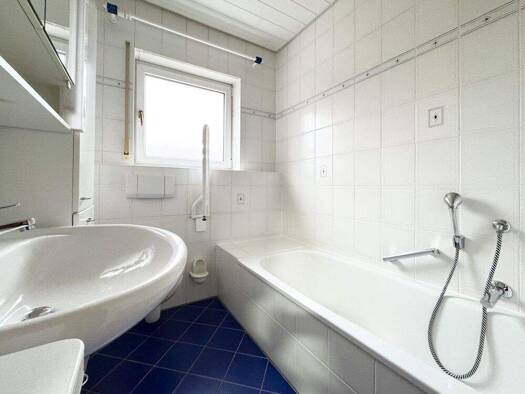 Wohnung zur Miete 740 € 2 Zimmer 83,4 m² Oberstenfeld 71720