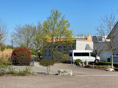 Bürogebäude zum Kauf als Kapitalanlage geeignet 2.178.000 € 700 m² 1.686 m² Grundstück Bruchsal Bruchsal 76646