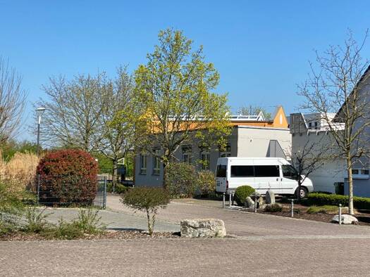 Bürogebäude zum Kauf als Kapitalanlage geeignet 2.178.000 € 700 m² 1.686 m² Grundstück Bruchsal Bruchsal 76646