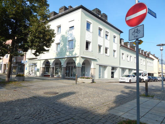 Laden zur Miete 2.350 € 215 m² Verkaufsfläche Hauptstr. 35 Freilassing 83395