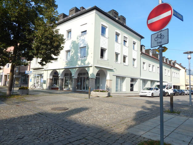 Laden zur Miete 1.950 € 215 m² Verkaufsfläche Hauptstraße 35 Freilassing Freilassing 83395