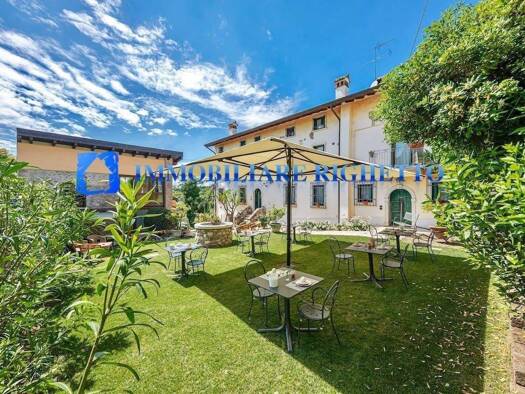 Haus zum Kauf 16 Zimmer 550 m² 3.700 m² Grundstück frei ab sofort Bardolino 37011