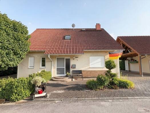 Einfamilienhaus zum Kauf 325.000 € 5 Zimmer 140 m² 849 m² Grundstück Mitteldachstetten Oberdachstetten 91617