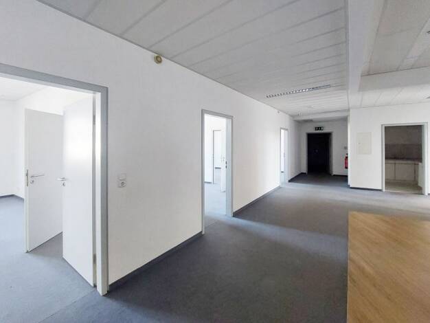 Büro zur Miete 9,50 € 211,8 m² Bürofläche Friedrichstadt Dresden 01067