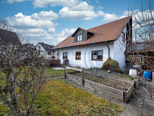 Mehrfamilienhaus zum Kauf provisionsfrei 755.000 € 8,5 Zimmer 168,8 m² 620 m² Grundstück Steißlingen 78256