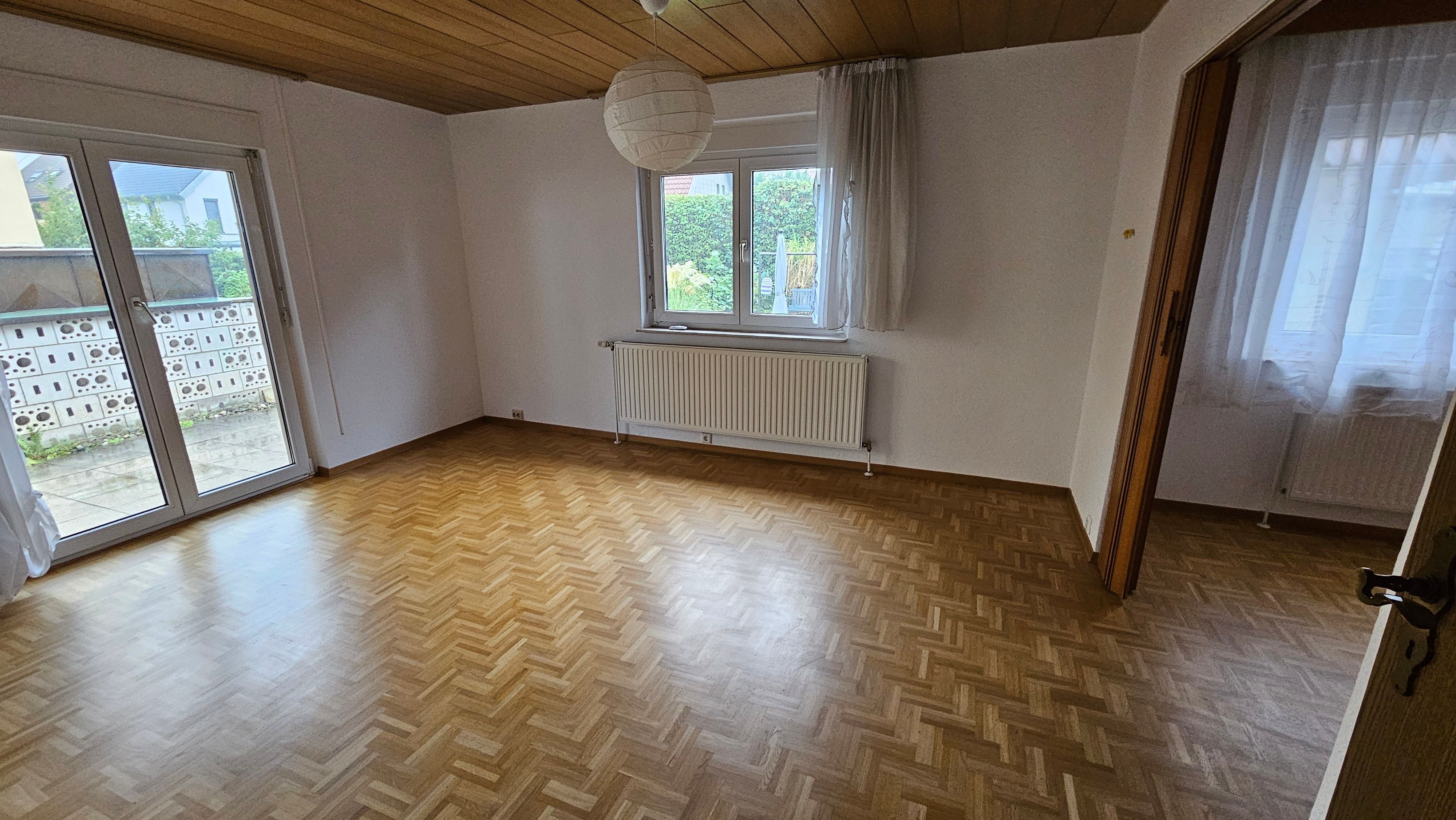 Terrassenwohnung zur Miete 800 € 2,5 Zimmer 72 m²<br/>Wohnfläche EG<br/>Geschoss ab sofort<br/>Verfügbarkeit Kürnbergstraße Ossweil Ludwigsburg 71640