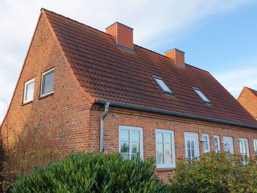 Doppelhaushälfte zum Kauf 229.000 € 3 Zimmer 61 m² 356 m² Grundstück Eckernförde / Borby 24340