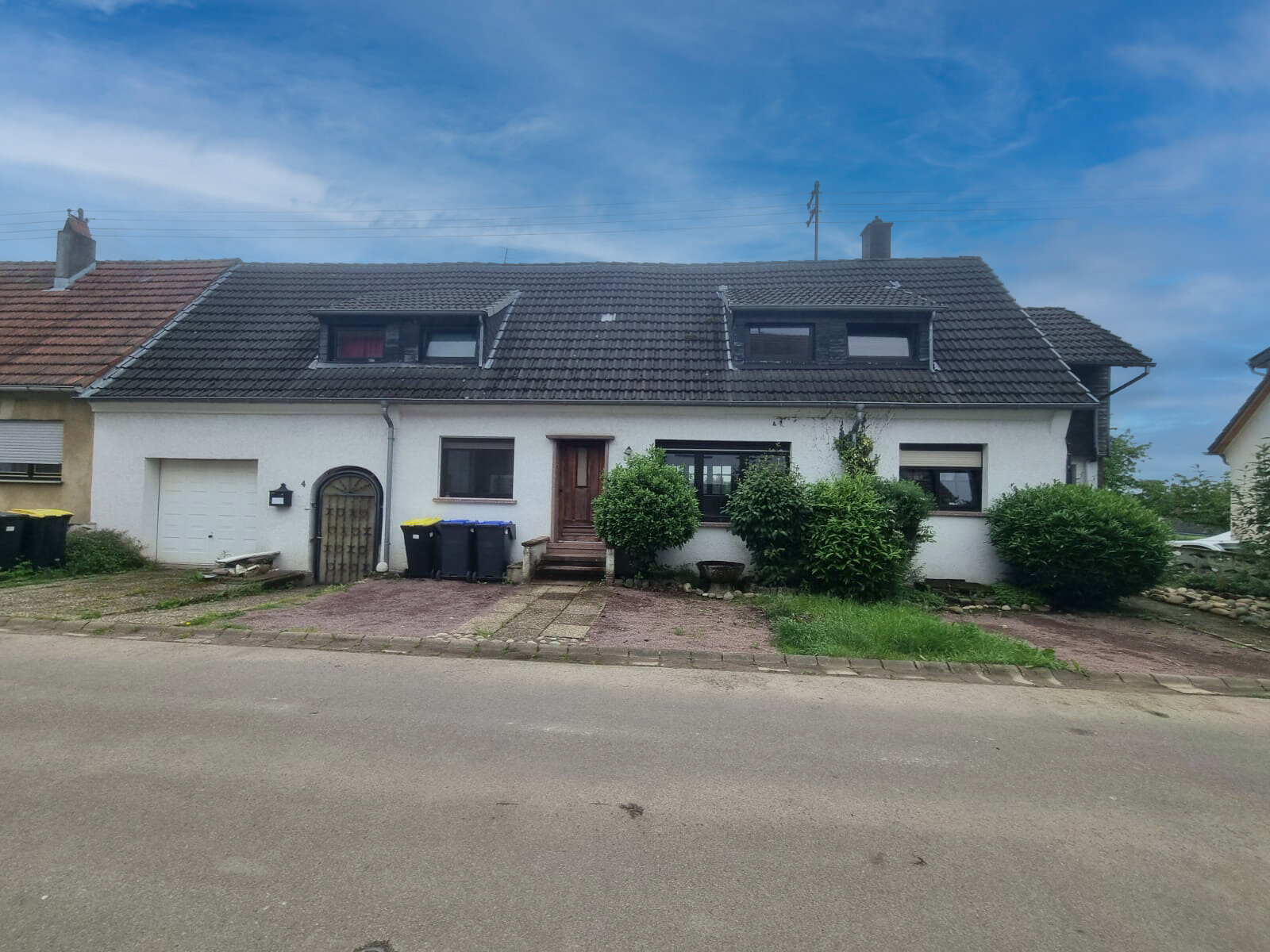 Mehrfamilienhaus zum Kauf 369.000 € 320 m²<br/>Wohnfläche 1.121 m²<br/>Grundstück Altenkessel Saarbrücken 66126