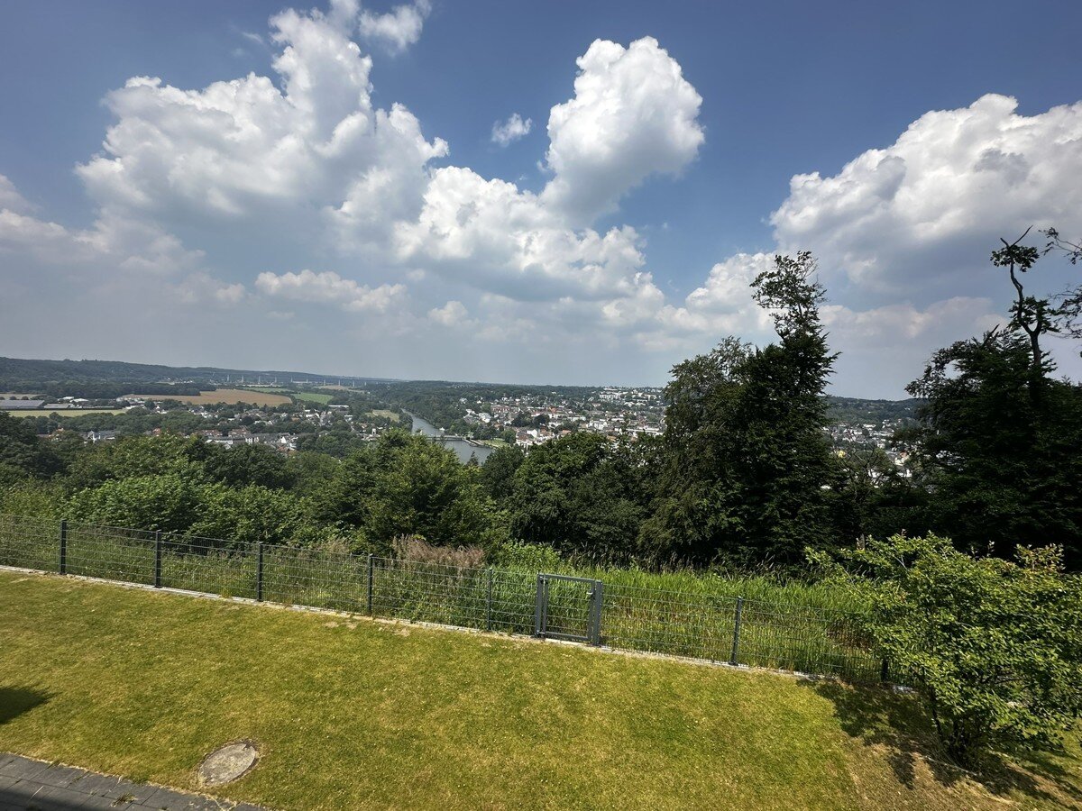 Mehrfamilienhaus zur Zwangsversteigerung provisionsfrei als Kapitalanlage geeignet 2.619.000 € 19 Zimmer 1.238 m²<br/>Wohnfläche 2.170 m²<br/>Grundstück Kettwig Essen 45219