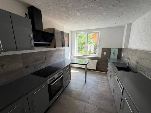 Wohnung zur Miete 680 € 3,5 Zimmer 94 m² Geschoss EG/3 frei ab sofort Zella-Mehlis 98544