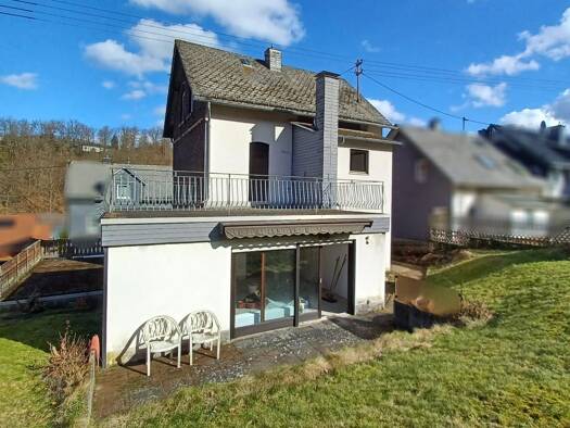 Mehrfamilienhaus zum Kauf 149.000 € 6 Zimmer 165,4 m² 665 m² Grundstück frei ab sofort Eiserfeld Siegen 57080