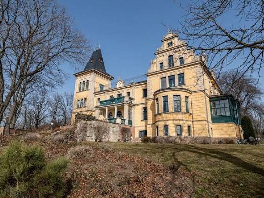 Wohnung zur Miete 3.840 € 9 Zimmer 324 m² EG Radebeul 01445