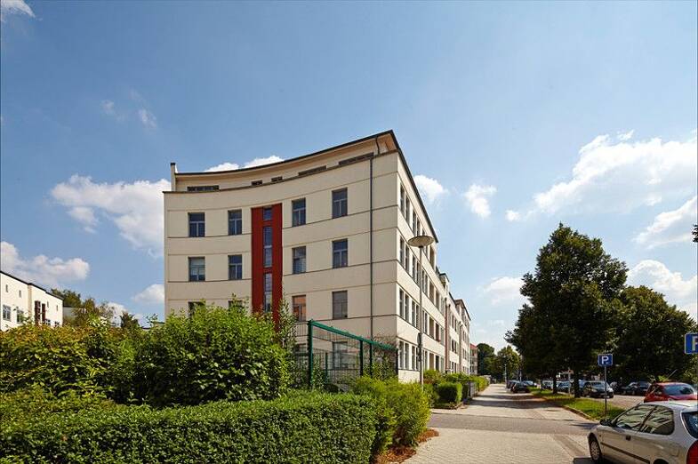 Wohnung zur Miete 387 € 2 Zimmer 70,4 m² 3. Geschoss frei ab 30.05.2025 Heimat-Privatstr. 2 Olvenstedter Platz Magdeburg 39108