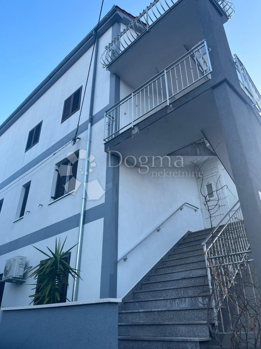 Wohnung zum Kauf 320.000 € 5 Zimmer 100 m²<br/>Wohnfläche 1.<br/>Geschoss Split 21000