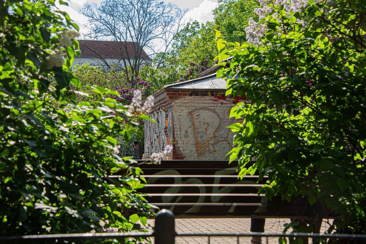 2 Zimmer mit *Balkon*: Gründerzeit-Wohnung im beliebten Friedrichshain - nahe Volkspark! – Eckertstraße 17, 10249 Berlin – Vorschaubild 26