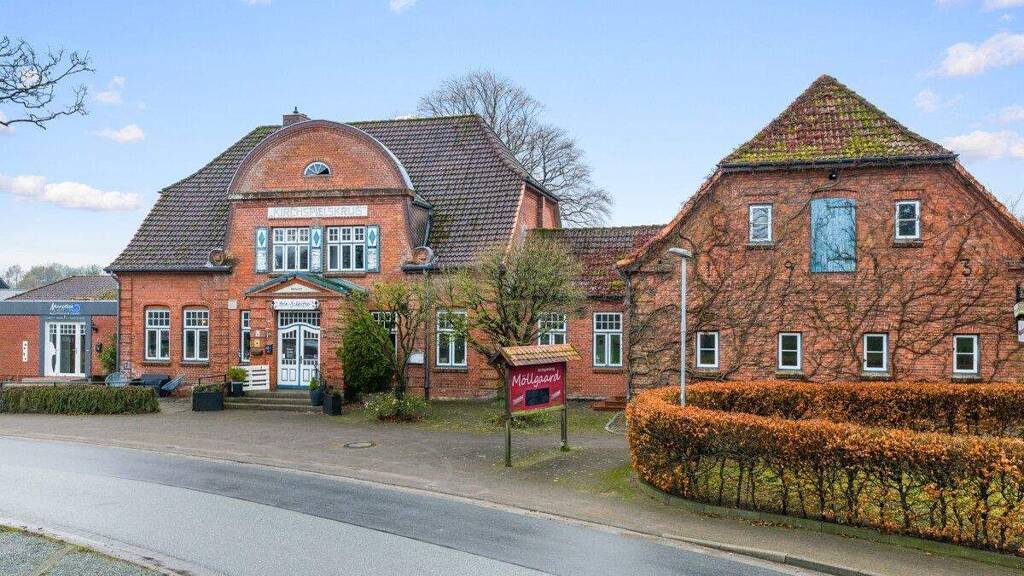 Hotel zum Kauf 679.000 € 2.060 m² Grundstück Breklum 25821