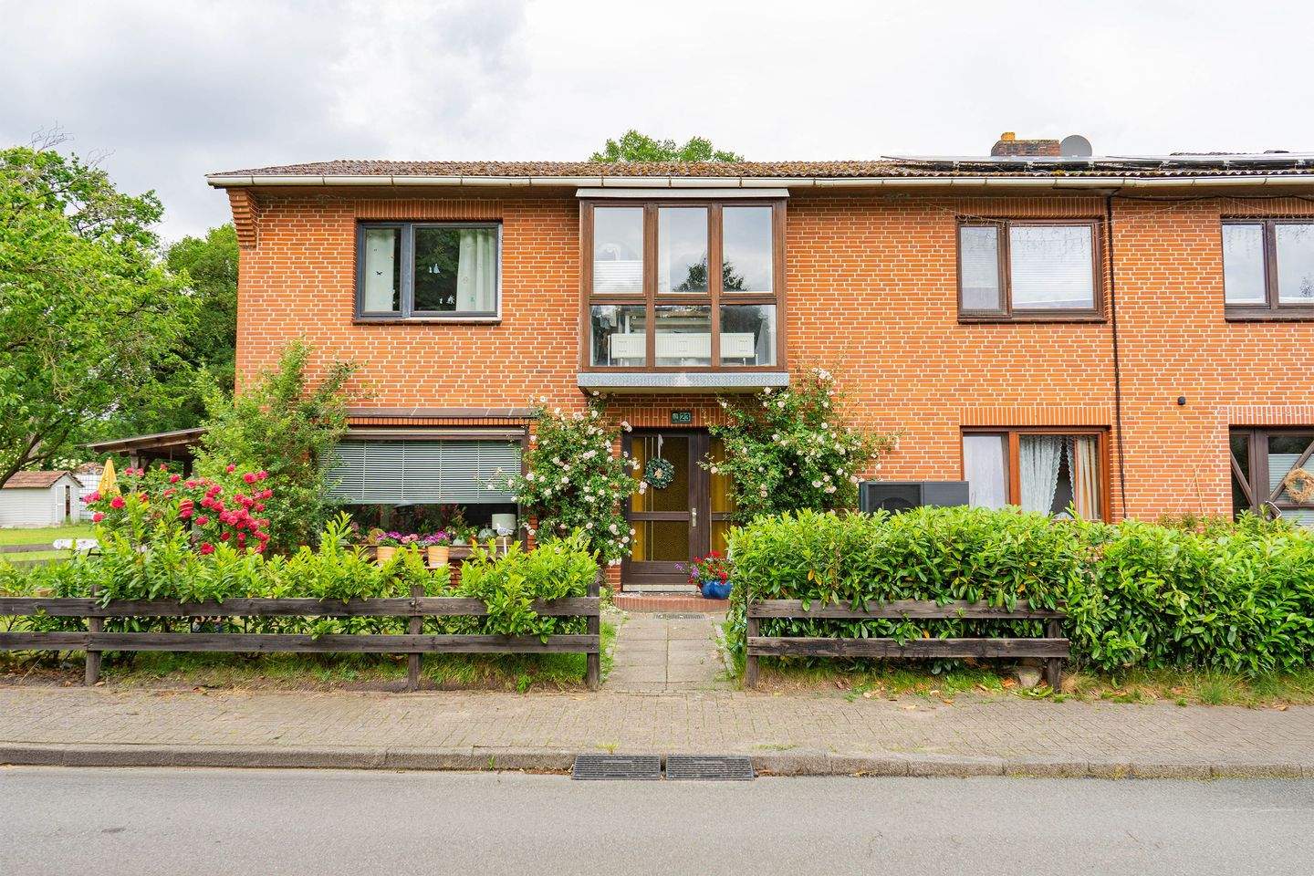 Immobilie in Vorwerk - Kamin, Garten und viel Platz: Großzügiges Zweifamilienhaus mit besonderem Wohnambiente - Bild 1